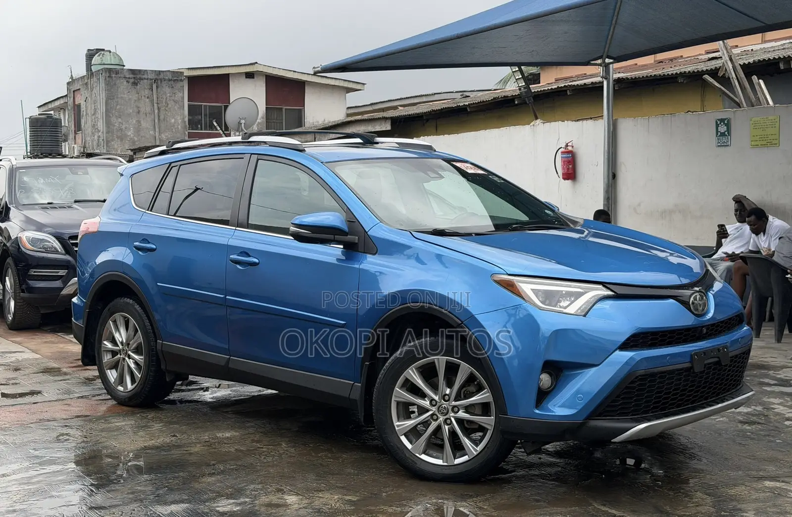 Toyota RAV4 2016 Blue