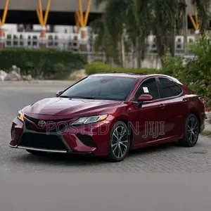 Toyota Camry SE FWD (2.5L 4cyl 8AM) 2018 Red