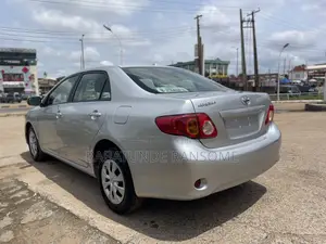 Toyota Corolla LE 4dr Sedan (1.8L 4cyl 4A) 2010 Silver