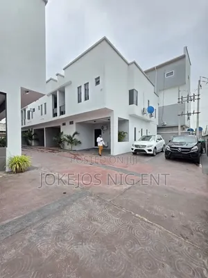 3bdrm Duplex in Van Daniel Estate for sale