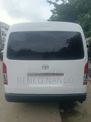 Toyota HiAce 2014 White