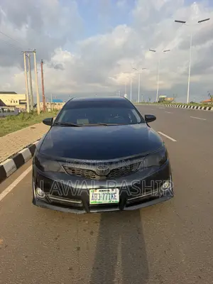 Toyota Camry SE 4dr Sedan w/Prod. End 11/13 (3.5L 6cyl 6A) 2014