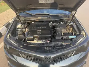 Toyota Camry SE 4dr Sedan w/Prod. End 11/13 (3.5L 6cyl 6A) 2014