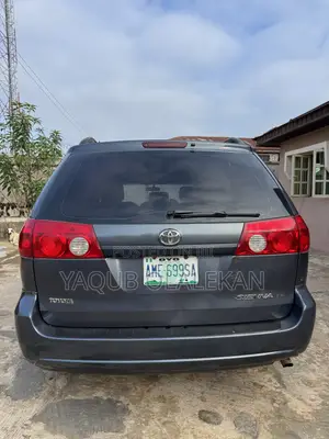 Toyota Sienna 2006 Gray