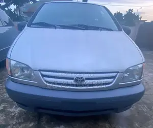 Toyota Sienna LE 2003 Gray