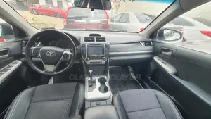 Toyota Camry SE 4dr Sedan (2.5L 4cyl 6A) 2013 White