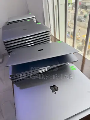 Laptop Apple MacBook Pro 2020 8GB Apple M1 SSD 256GB