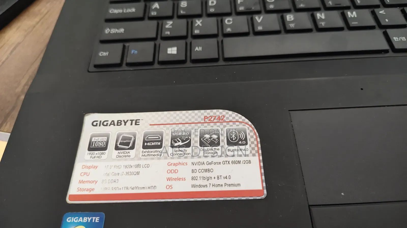 Laptop Gateway GWAP42424 8GB Intel Core i7 SSD 256GB