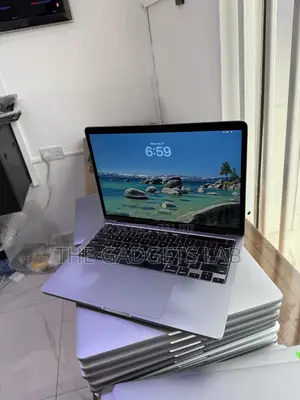Laptop Apple MacBook Pro 2022 M2 8GB Apple M2 SSD 256GB