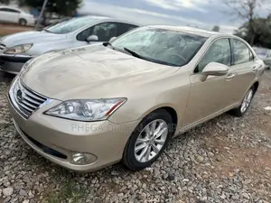Lexus ES 350 2010 Gold