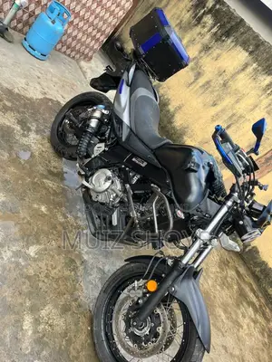 Suzuki V-Strom 2015 Black