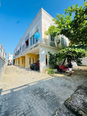 4bdrm Townhouse / Terrace in Lekki County, Ikota for rent