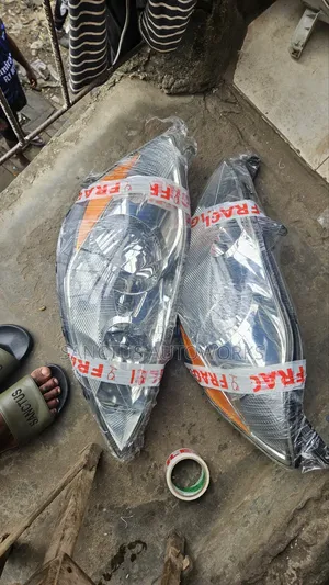 Headlight Toyota Sienna 2005_2006