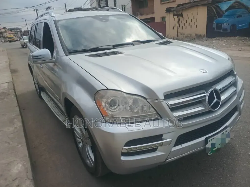 Mercedes-Benz GL-Class 2011 Silver