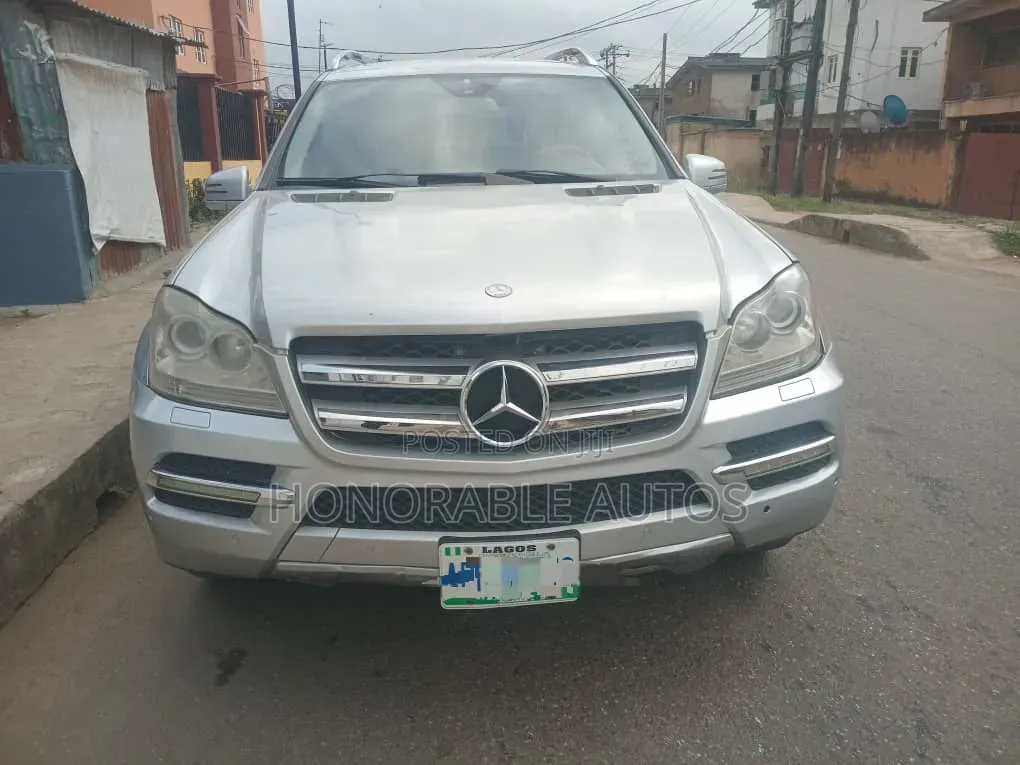 Mercedes-Benz GL-Class 2011 Silver