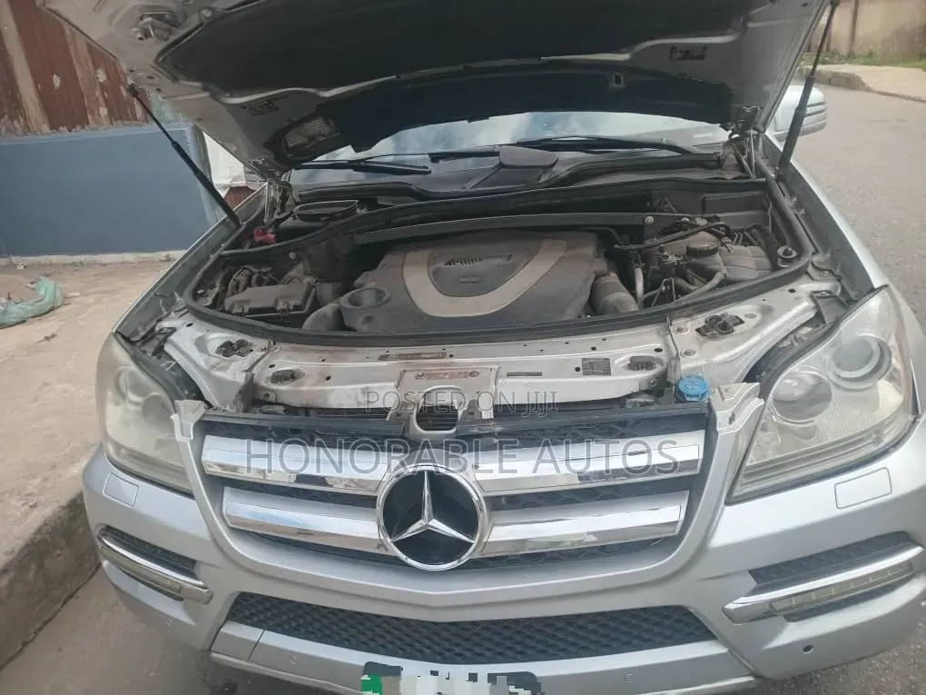Mercedes-Benz GL-Class 2011 Silver