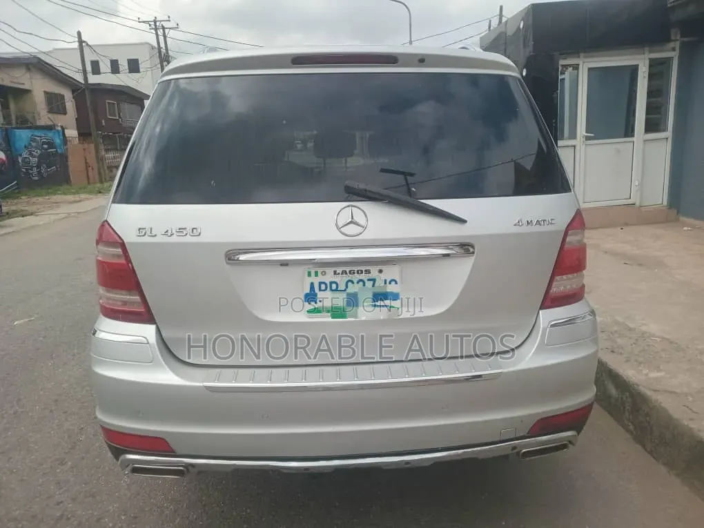 Mercedes-Benz GL-Class 2011 Silver