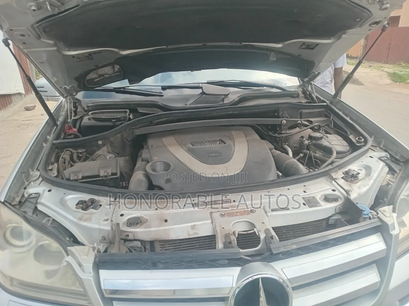 Mercedes-Benz GL-Class 2011 Silver