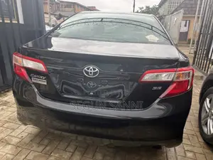 Toyota Camry SE 4dr Sedan (2.5L 4cyl 6A) 2014 Black