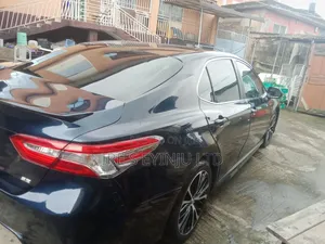 Toyota Camry 2018 Gray