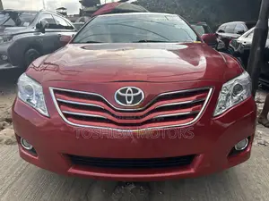 Toyota Camry XLE V6 4dr Sedan (3.5L 6cyl 6A) 2011 Red
