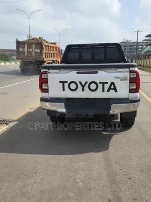 Toyota Hilux 2017 White
