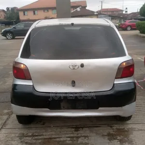 Toyota Yaris 1.4 2002 Silver