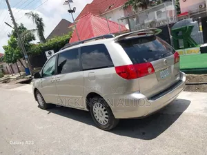 Toyota Sienna 2007 Silver
