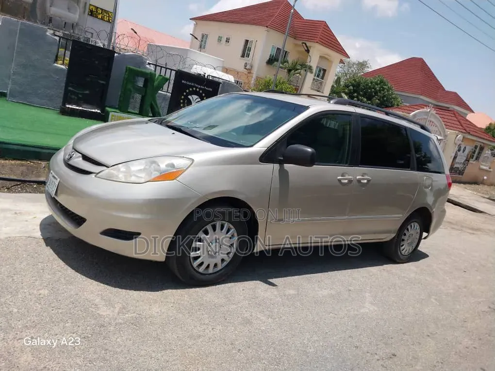 Toyota Sienna 2007 Silver