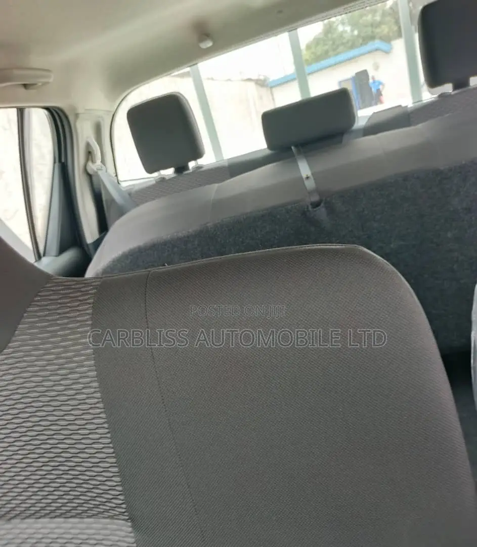 New Toyota Hilux 2025 White