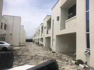 4bdrm Townhouse/Terrace in Oasis, Abijo for sale
