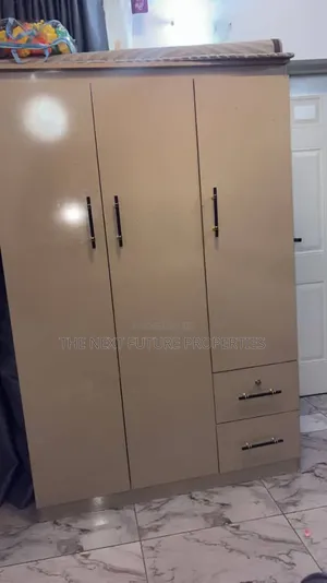 Clean 3-Door Wardrobe 130k..
