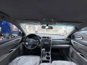 Toyota Camry LE 4dr Sedan (2.5L 4cyl 6A) 2015 White