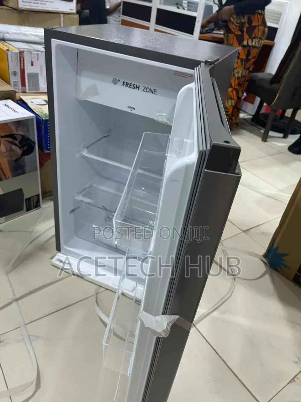 Hisense 93L Refrigerator – Keep Your Drinks Chilled