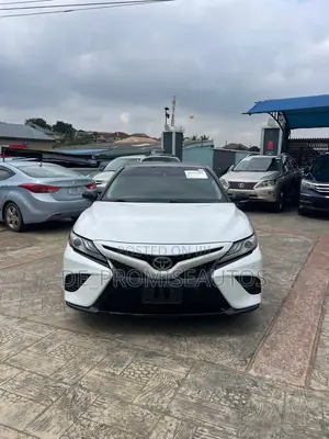 Toyota Camry XSE V6 FWD (3.5L 6cyl 8AM) 2018 White