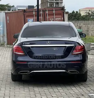 Mercedes-Benz E300 Base RWD Sedan (2.0L 4cyl 9A) 2017 Blue