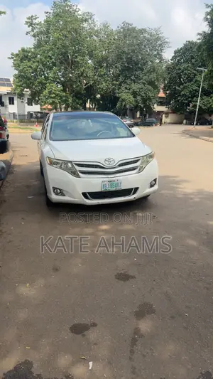 Toyota Venza AWD 2010 White