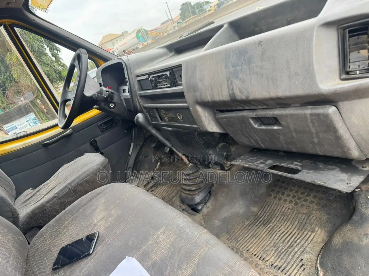 Ford Transit Connect 2002 Yellow