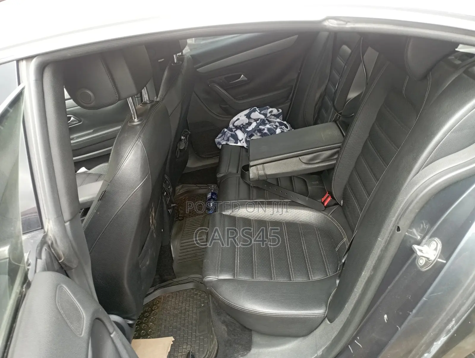 Volkswagen Passat 2014 Black