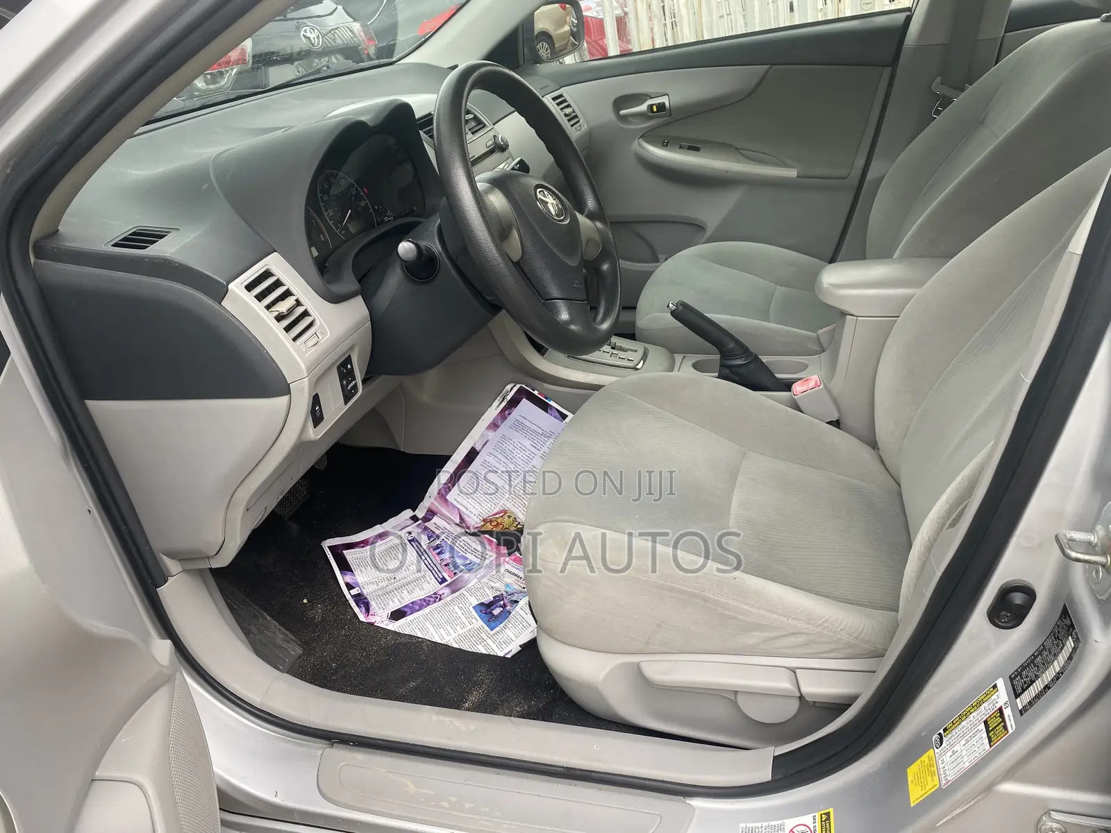 Toyota Corolla 2012 Silver