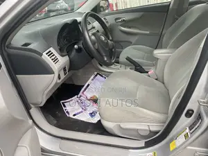 Toyota Corolla 2012 Silver
