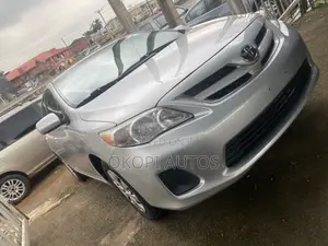 Toyota Corolla 2012 Silver