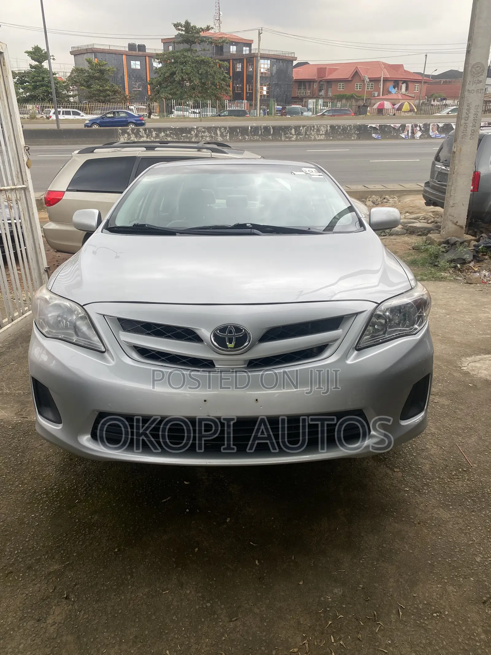 Toyota Corolla 2012 Silver