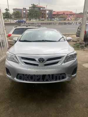 Toyota Corolla 2012 Silver