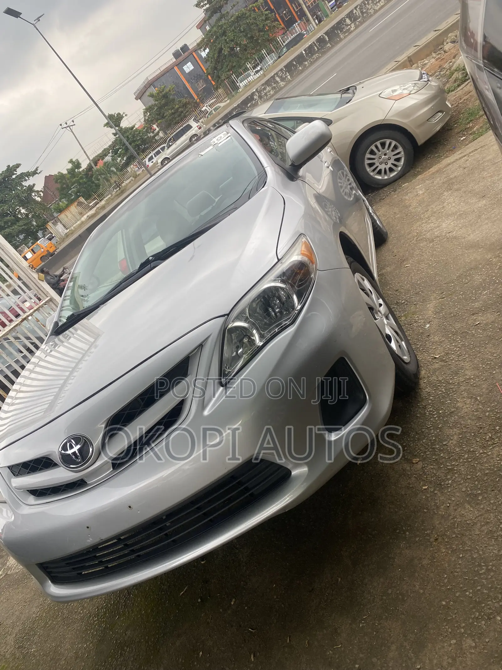Toyota Corolla 2012 Silver