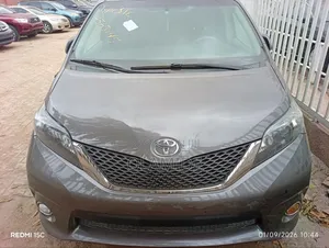 Toyota Sienna 2012 Gray