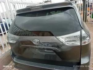 Toyota Sienna 2012 Gray