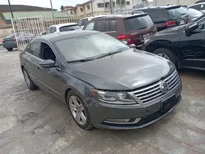 Volkswagen Passat 2014 Black