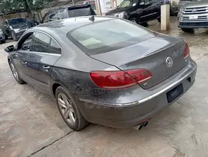 Volkswagen Passat 2014 Black