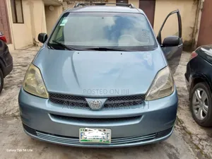 Toyota Sienna 2004 Blue
